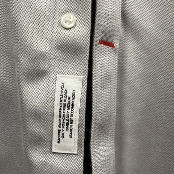 Cremieux 100% Pima Cotton, 16 1/2 / 35 Grey Herringbone Dress Shirt - Picture 3 of 4